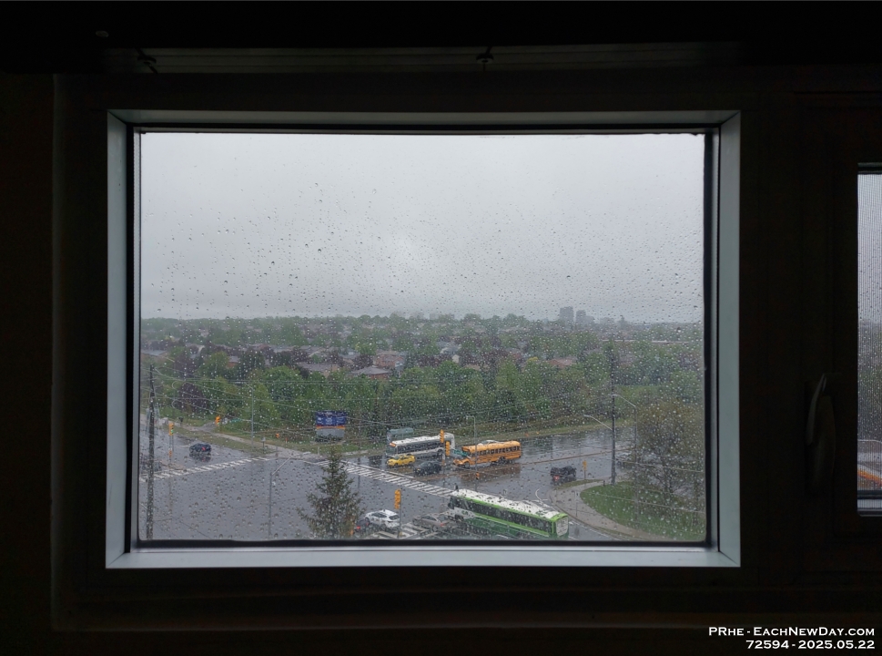 72594PeCrLe - Condo kitchen renovation - A very rainy Thursday